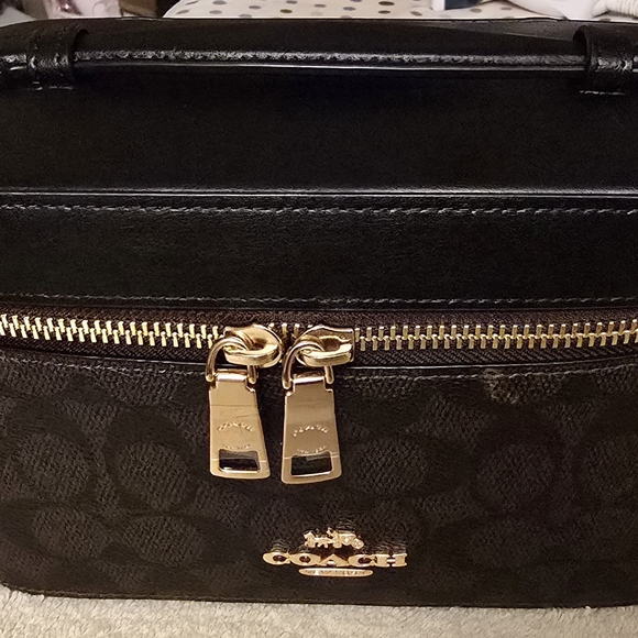 Coach Signature Cosmetic Case - Picture 10 of 11
